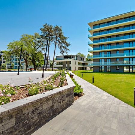 Clyde-Premium Lelle Waterfront Private Apartment Балатонлеле Екстериор снимка