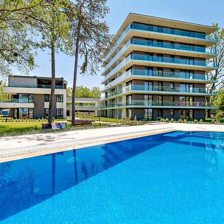 Clyde-Premium Lelle Waterfront Private Apartment Балатонлеле Екстериор снимка