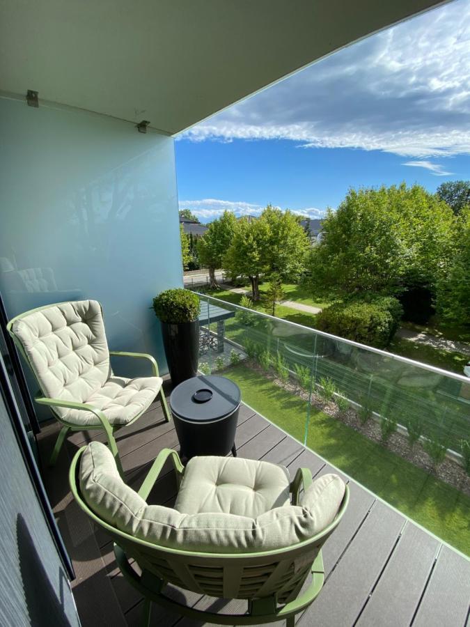 Clyde-Premium Lelle Waterfront Private Apartment Балатонлеле Екстериор снимка